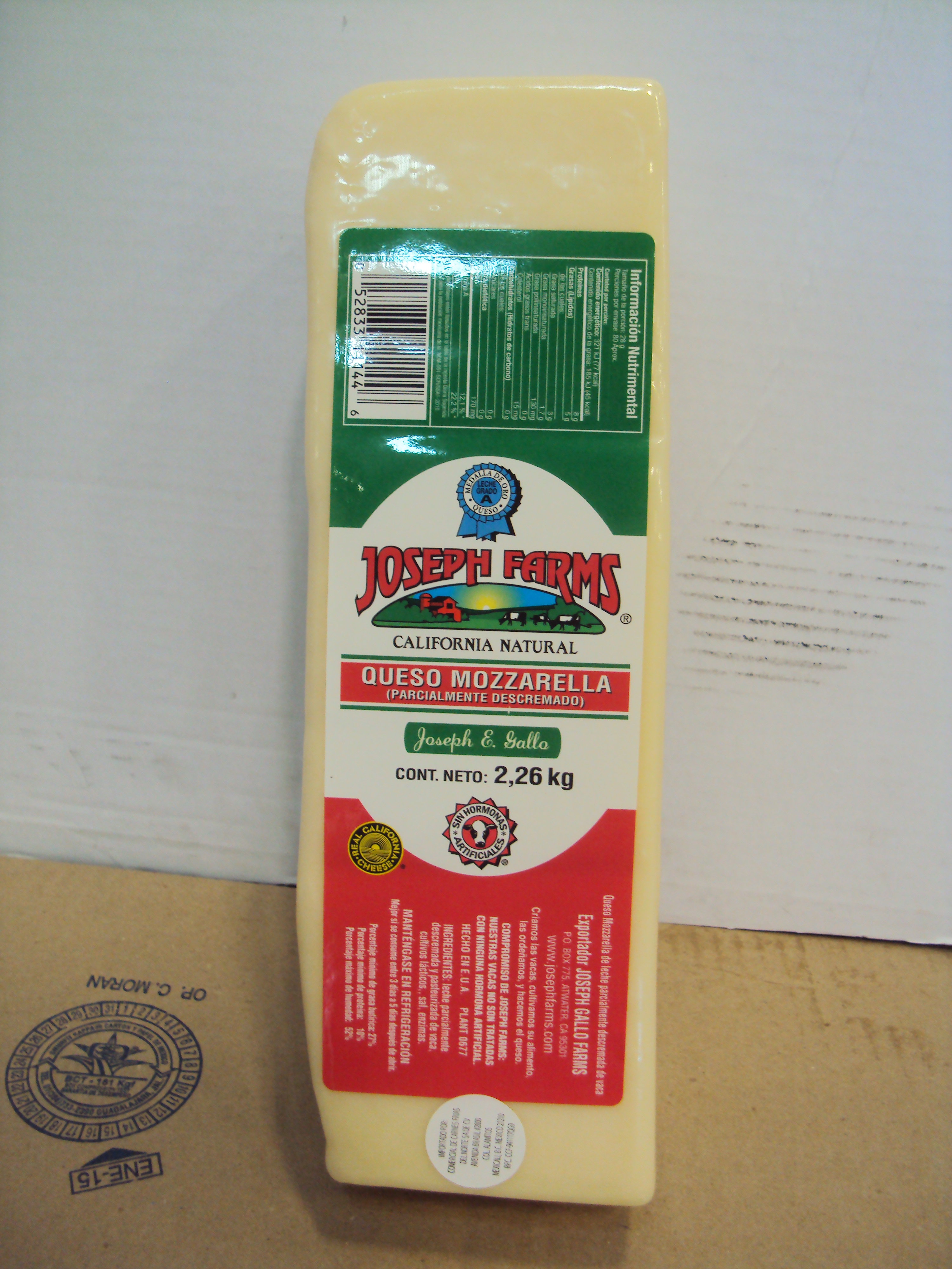 QUESO MOZZARELLA BARRA JOSEPH FARMS 4/5 LB.